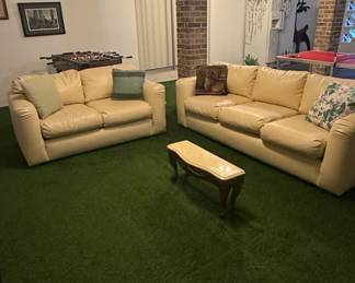Cream Leather Sofa and Loveseat Set by Natuzzi