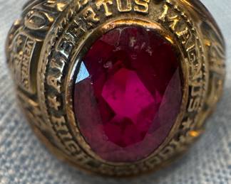 10K Gold & Corundum Albertus Magnus High  School Class Ring