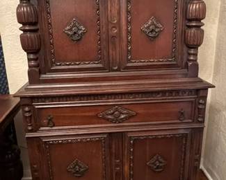 JacobinArmoire