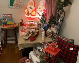 Vintage and traditional Christmas Decor