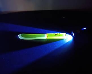 Uranium cake knife