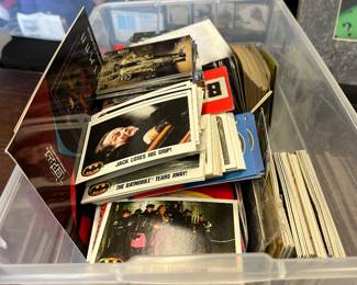 Quick! To the Batcave! Batman is in the house! - Trading cards