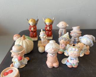 Figurines