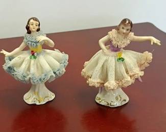 Figurines