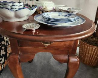 Broyhill Oval Side Table