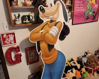 A room full of Goofy!