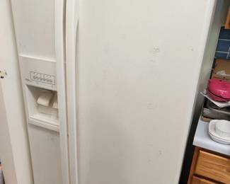 Whirlpool Refrigerator - Clean
