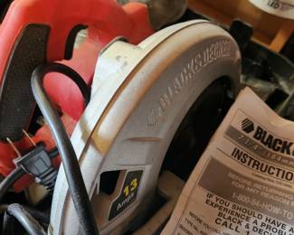 Black N Decker Saw