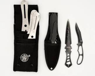 137 SetofMultipleThrowingKnives