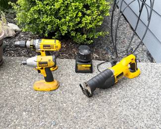 67 DeWALT18VHammerdrillReciprocatingSawImpactDriverBattery