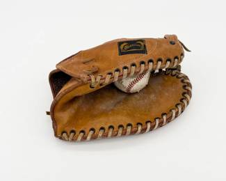 63 VintageHurricaneProModelLeatherBaseballCatchersMitt