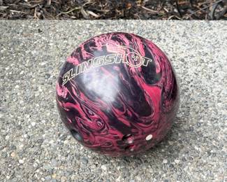 142 BrunswickSlingshot12lbBowlingBallwNFLAtlantaFalconsBag