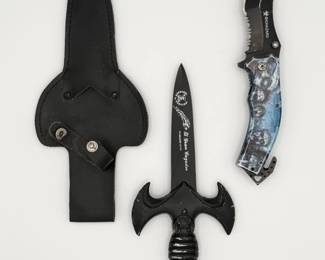 105 2KnifeSetFantasyStyleDaggerwBatEmblemZombiePocketKnife