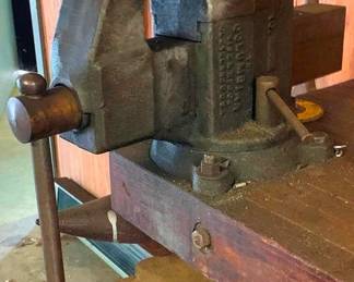 1279 - Vintage Columbian Bench Vise - 10 x 19 x 7