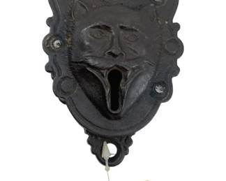 643 - Vtg Werewolf Padlock w/key 4.5"x2.5" (Description): Vintage werewolf padlock with key. This decorative padlock features a werewolf face design with the keyhole located in the open mouth. Measures 4 1/2" x 2.5".