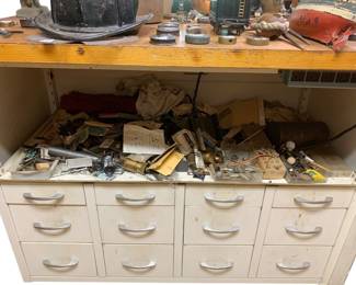 1080 - Miscellaneous Lot of Assorted Items