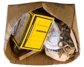 1029 - Lot Items (Description): A lot of assorted items.