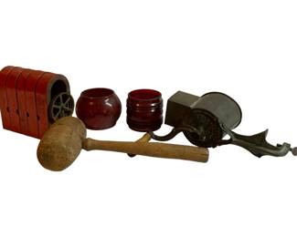 1050 - Lot Items (Description): A mixed lot of assorted items.