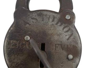 631 - Eagle Lock Co Padlock w/key 3.5"x2.5" (Description): Eagle Lock Co padlock with key. Measures 3 1/2" x 2.5".