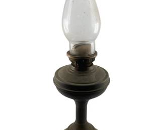 634 - Vintage Brass Oil Lamp 19.5"x6" (Description): Vintage brass oil lamp with glass chimney. Measures 19 1/2 inches tall by 6 inches wide.