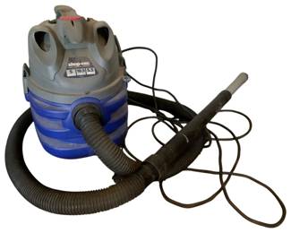 152 - Shop-Vac 5.5HP 5 Gallon Wet/Dry Vacuum (Description): Shop-Vac 5.5 horsepower, 5 gallon capacity wet/dry vacuum. Features a blue and gray body with attached hose and extension wands. Includes power cord. Used as is electric/electronic/mechanical item. No guarantee all components, untested.