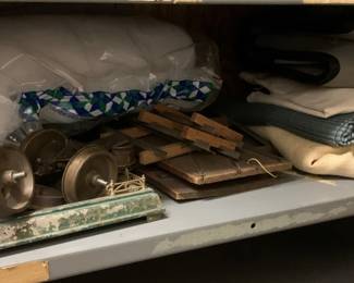 1225 - Shelf Lot of Assorted Household Items