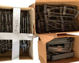 518 - Lot Train Tracks (Description): A lot of train tracks. The collection includes various track sections suitable for model train layouts.