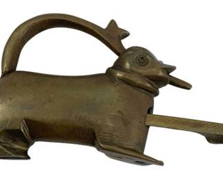 629 - Vintage Brass Animal Padlock w/Key 3"x1.5" (Description): Vintage brass animal padlock with key. The padlock features a decorative animal-form design with a curved handle. Measures 3 inches by 1.5 inches.