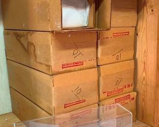 428 - Group Lot of 10 Display Cases for Trains (Description): Group lot of ten display cases designed for trains. Each case measures 7 inches by 17.5 inches by 5.5 inches.