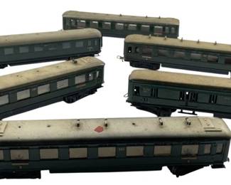 274 - Group Lot of 6 Marklin Passenger Cars (Description): Group lot of 6 Marklin passenger cars. Each car measures 2 inches by 2 inches by 8 inches.