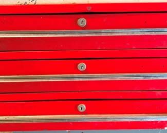 1255 - 3 Drawer Metal Toolbox w/ Contents (Description): 16.5 x 28 x 17