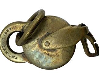 686 - A.S. Co Brass Padlock w/o Key 1.5"x1" (Description): A.S. Co brass padlock without key. Marked with patent date September 19, 1882. Measures 1 1/2" x 1".