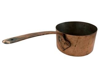 695 - Antique Copper Pot w/ Copper Handle (Description): Antique copper pot featuring a copper handle. The piece measures 6.5" x 17" x 8".