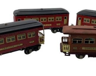 364 - Group Lot of 4 Lionel Lines Cabooses (Description): Group lot of four Lionel Lines cabooses. These vintage toy train cars feature classic observation car styling. Each caboose measures 4 inches by 7.5 inches by 2 inches.