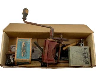 964 - Box Lot Items (Description): A box lot containing assorted miscellaneous items.