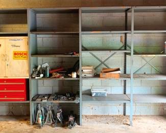 1261 - Metal Shelve Unit - CONTENTS NOT INCLUDED! (Description): 84 x 180.5 x 19