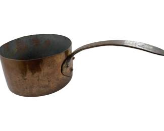 638 - Antique Copper Pot w/ Copper Handle (Description): Antique copper pot with copper handle. Measures 5 inches by 18 inches by 8.5 inches.
