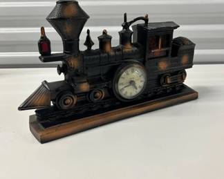 Lot #100 United Clock Corp Steam Locomotive Mantel Clock Black Copper Vintage 1950s