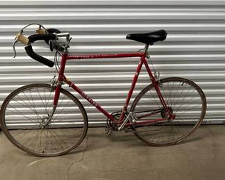 Lot #8 Vintage Schwinn Le Tour II Red 10-Speed Road Bike 1970s Chicago Steel Frame