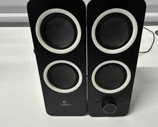 Lot #95 Logitech Z200 Stereo Computer Speakers 2.0 Black Dual Driver Desktop PC Audio