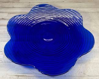 Lot #76 Large Cobalt Blue Art Glass Bowl Ruffled Edge Ribbed Spiral Centerpiece 14in