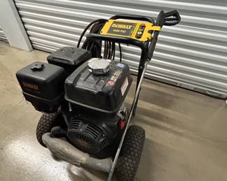 Lot #5 DeWalt 4400 PSI 4.0 GPM Gas Pressure Washer Honda GX390