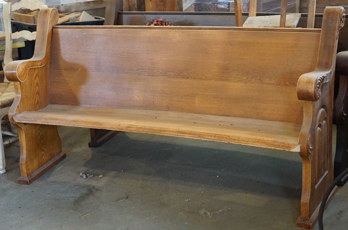 Beautiful!  Two sizes, solid oak.  Over 20 pews!