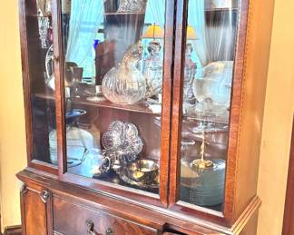 Traditional Mahogany Lighted China Cabinet with Glass Display Doors