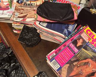 Vintage Magazine Lot – Playboy, Nugget, Celebrity Sleuth & Chicago Magazine. Includes multiple collectible men’s, entertainment, and lifestyle magazines from various years. Great for collectors, vintage pop culture enthusiasts, resale, or display. 