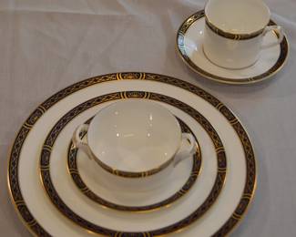 Royal Worchester Mountbattan Pattern