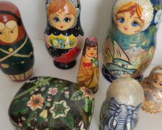 Handpainted Russian Nesting Dolls. 