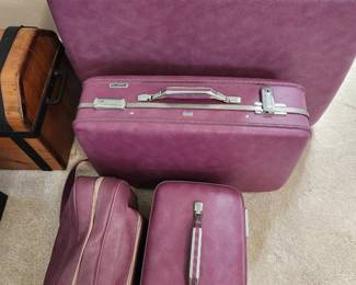 Vintage Circa 60-70's American Tourister Purple Luggage Set - 4 pieces. 
