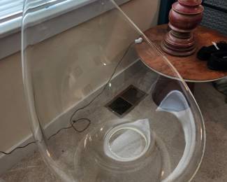 Mid-Century Modern Transparent 'Teardrop' Bubble Chair. 