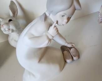 Lladro - Vintage Circa 1960's - Retired Lladro - 'Little Girl' 4523